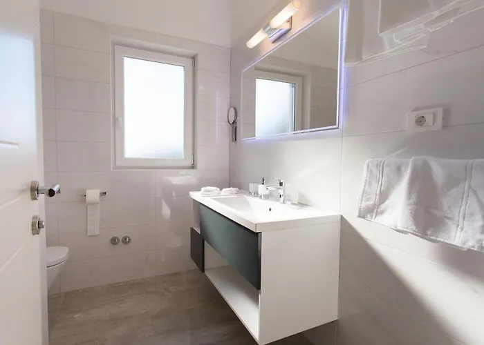 Adrimar Mit Privatem Pool By Interhome *