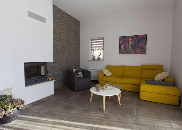 Adrimar Mit Privatem Pool By Interhome Дом отдыха